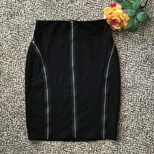 Black zipper pencil skirt